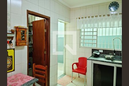 Casa à venda com 250m², 3 quartos e 2 vagas Casa à venda com 250m², 3 quartos e 2 vagasCozinha