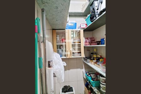 Casa à venda com 250m², 3 quartos e 2 vagas Casa à venda com 250m², 3 quartos e 2 vagasCozinha - Despensa