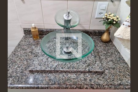 Casa à venda com 250m², 3 quartos e 2 vagas Casa à venda com 250m², 3 quartos e 2 vagasBanheiro