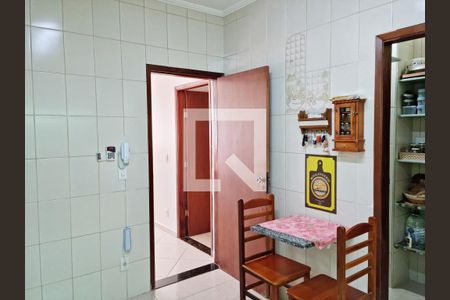 Casa à venda com 250m², 3 quartos e 2 vagas Casa à venda com 250m², 3 quartos e 2 vagasCozinha