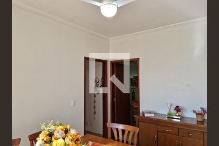 Casa à venda com 250m², 3 quartos e 2 vagas Casa à venda com 250m², 3 quartos e 2 vagasCopa