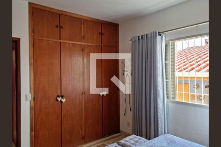 Casa à venda com 250m², 3 quartos e 2 vagas Casa à venda com 250m², 3 quartos e 2 vagasQuarto 3