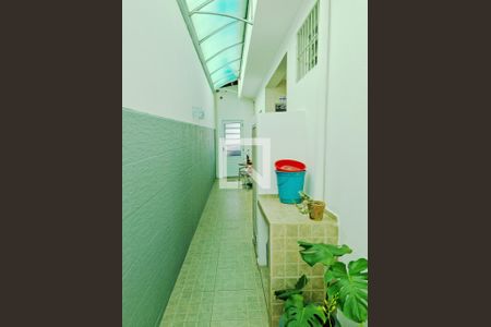 Casa à venda com 250m², 3 quartos e 2 vagas Casa à venda com 250m², 3 quartos e 2 vagasCorredor