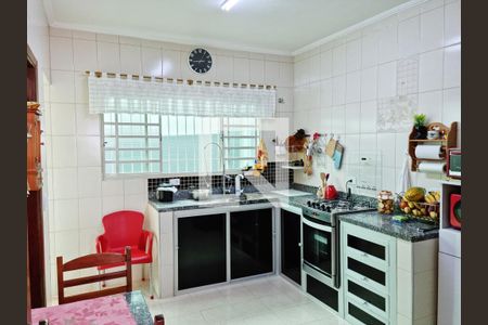 Casa à venda com 250m², 3 quartos e 2 vagas Casa à venda com 250m², 3 quartos e 2 vagasCozinha