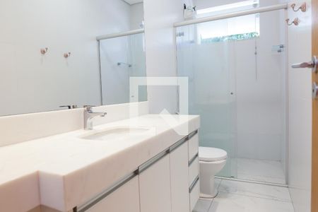 Casa de condomínio à venda com 170m², 3 quartos e 3 vagas Casa de condomínio à venda com 170m², 3 quartos e 3 vagasBanheiro da Suíte