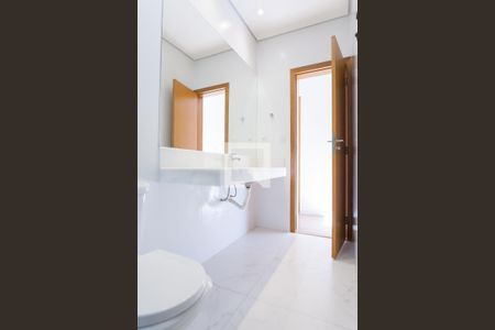 Casa de condomínio à venda com 170m², 3 quartos e 3 vagas Casa de condomínio à venda com 170m², 3 quartos e 3 vagasBanheiro Social