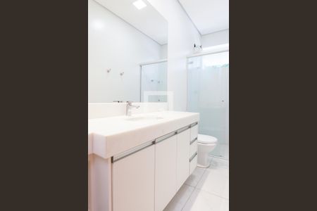 Casa de condomínio à venda com 170m², 3 quartos e 3 vagas Casa de condomínio à venda com 170m², 3 quartos e 3 vagasBanheiro da Suíte