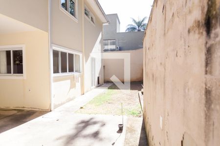Casa de condomínio à venda com 170m², 3 quartos e 3 vagas Casa de condomínio à venda com 170m², 3 quartos e 3 vagasQuintal