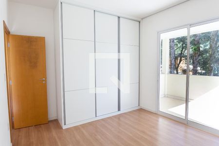 quarto 1 de casa de condomínio à venda com 3 quartos, 170m² em Ouro Velho , Nova Lima