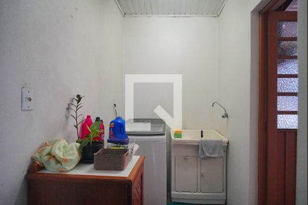Casa à venda com 303m², 5 quartos e 3 vagas Casa à venda com 303m², 5 quartos e 3 vagasÁrea de Serviço