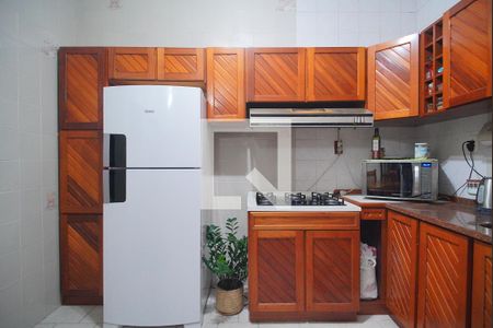 Casa à venda com 303m², 5 quartos e 3 vagas Casa à venda com 303m², 5 quartos e 3 vagascozinha 2