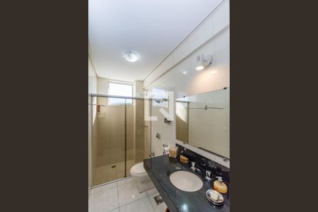 Apartamento à venda com 216m², 4 quartos e 2 vagas Apartamento à venda com 216m², 4 quartos e 2 vagasBanheiro Social