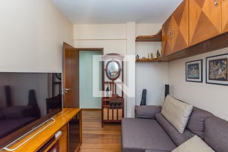 Apartamento à venda com 216m², 4 quartos e 2 vagas Apartamento à venda com 216m², 4 quartos e 2 vagasQuarto 4