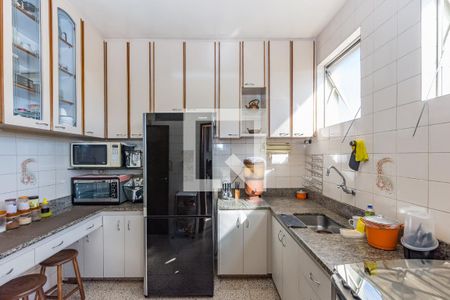 Apartamento à venda com 216m², 4 quartos e 2 vagas Apartamento à venda com 216m², 4 quartos e 2 vagasCozinha