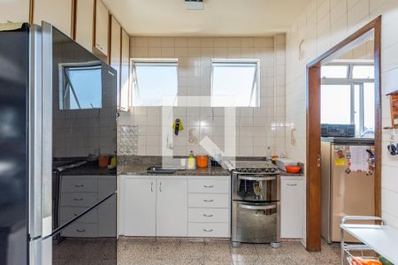 Apartamento à venda com 216m², 4 quartos e 2 vagas Apartamento à venda com 216m², 4 quartos e 2 vagasCozinha