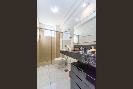 Apartamento à venda com 216m², 4 quartos e 2 vagas Apartamento à venda com 216m², 4 quartos e 2 vagasBanheiro Social