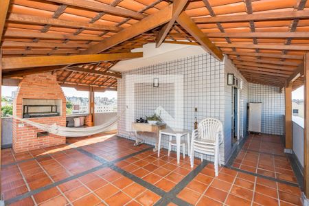 Apartamento à venda com 216m², 4 quartos e 2 vagas Apartamento à venda com 216m², 4 quartos e 2 vagasVaranda Piso superior