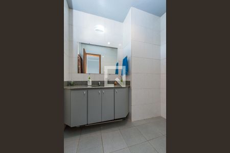 Apartamento à venda com 216m², 4 quartos e 2 vagas Apartamento à venda com 216m², 4 quartos e 2 vagasLavabo