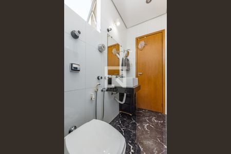 Apartamento à venda com 216m², 4 quartos e 2 vagas Apartamento à venda com 216m², 4 quartos e 2 vagasBanheiro da Suíte