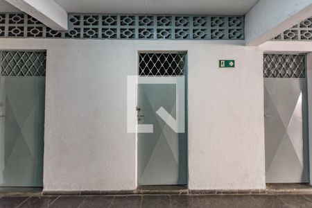 Apartamento à venda com 216m², 4 quartos e 2 vagas Apartamento à venda com 216m², 4 quartos e 2 vagasBox