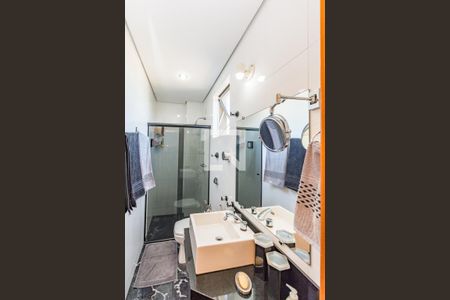 Apartamento à venda com 216m², 4 quartos e 2 vagas Apartamento à venda com 216m², 4 quartos e 2 vagasBanheiro da Suíte