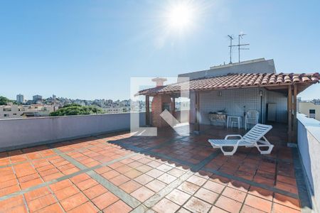 Apartamento à venda com 216m², 4 quartos e 2 vagas Apartamento à venda com 216m², 4 quartos e 2 vagasVaranda Piso superior