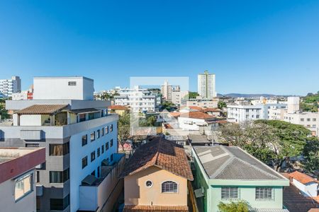 Apartamento à venda com 216m², 4 quartos e 2 vagas Apartamento à venda com 216m², 4 quartos e 2 vagasVaranda Piso superior