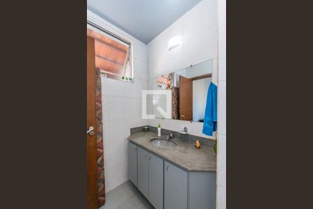 Apartamento à venda com 216m², 4 quartos e 2 vagas Apartamento à venda com 216m², 4 quartos e 2 vagasLavabo
