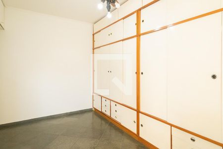 Apartamento à venda com 69m², 2 quartos e 1 vagaQuarto 2