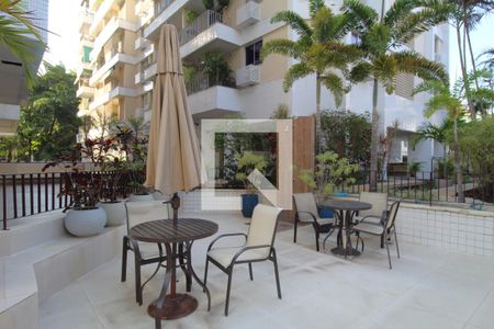 Apartamento para alugar com 100m², 3 quartos e 1 vagaÁrea comum - Piscina