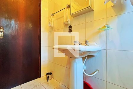 Casa à venda com 214m², 3 quartos e 4 vagas Casa à venda com 214m², 3 quartos e 4 vagasBanheiro da Suíte