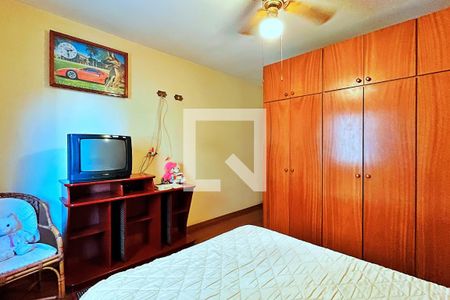 Casa à venda com 214m², 3 quartos e 4 vagas Casa à venda com 214m², 3 quartos e 4 vagasQuarto 1