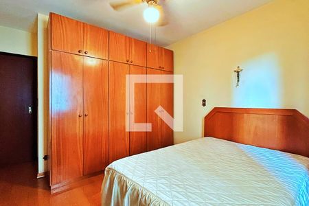 Casa à venda com 214m², 3 quartos e 4 vagas Casa à venda com 214m², 3 quartos e 4 vagasQuarto 1