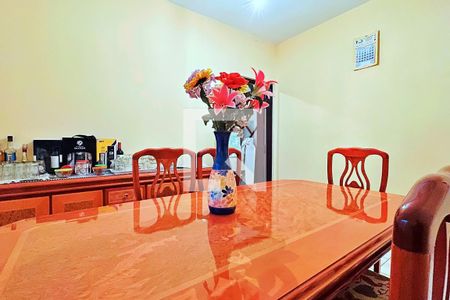 Casa à venda com 214m², 3 quartos e 4 vagas Casa à venda com 214m², 3 quartos e 4 vagasSala de Jantar