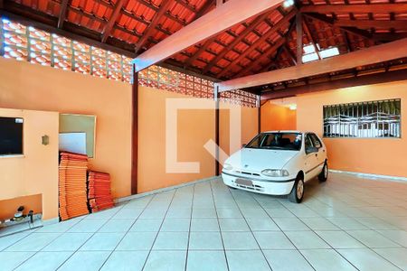 Casa à venda com 214m², 3 quartos e 4 vagas Casa à venda com 214m², 3 quartos e 4 vagasGaragem