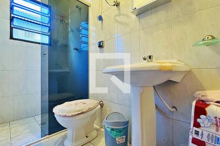 Casa à venda com 214m², 3 quartos e 4 vagas Casa à venda com 214m², 3 quartos e 4 vagasBanheiro