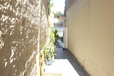 Casa à venda com 140m², 4 quartos e 3 vagasCorredor lateral