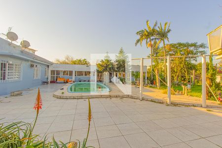 Casa à venda com 1200m², 3 quartos e 2 vagas Casa à venda com 1200m², 3 quartos e 2 vagasPiscina
