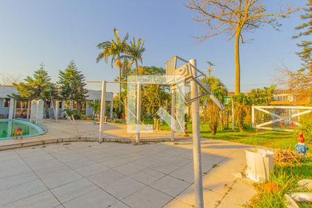 Casa à venda com 1200m², 3 quartos e 2 vagas Casa à venda com 1200m², 3 quartos e 2 vagasQuintal