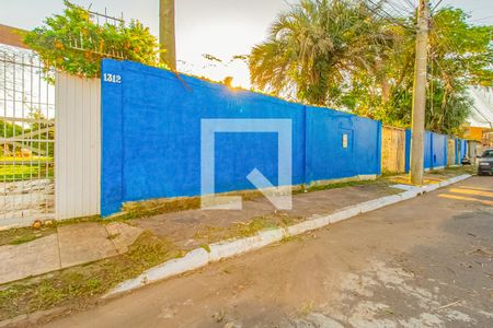 Casa à venda com 1200m², 3 quartos e 2 vagas Casa à venda com 1200m², 3 quartos e 2 vagasVista da Rua