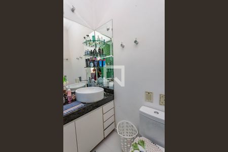 Casa de condomínio à venda com 192m², 3 quartos e 4 vagas Casa de condomínio à venda com 192m², 3 quartos e 4 vagasBanheiro do Quarto 3