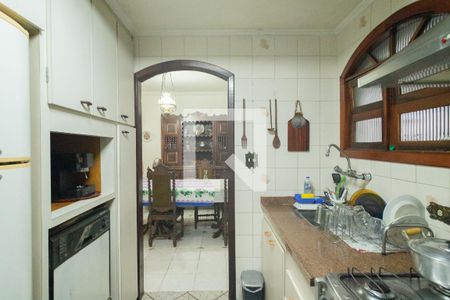 Casa à venda com 245m², 3 quartos e 2 vagas Casa à venda com 245m², 3 quartos e 2 vagasCozinha