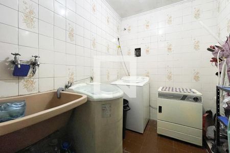 Casa à venda com 245m², 3 quartos e 2 vagas Casa à venda com 245m², 3 quartos e 2 vagasÁrea de Serviço
