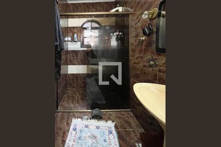 Casa à venda com 245m², 3 quartos e 2 vagas Casa à venda com 245m², 3 quartos e 2 vagasBanheiro Social