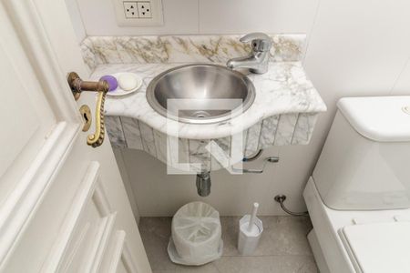 Apartamento à venda com 500m², 4 quartos e 3 vagas Apartamento à venda com 500m², 4 quartos e 3 vagasBanheiro de Serviço