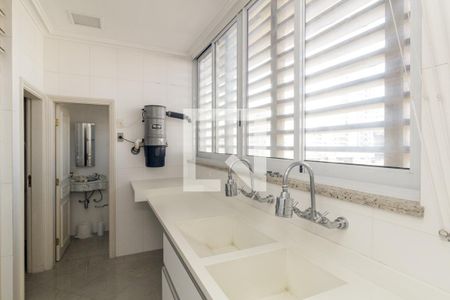 Apartamento à venda com 500m², 4 quartos e 3 vagas Apartamento à venda com 500m², 4 quartos e 3 vagasLavanderia