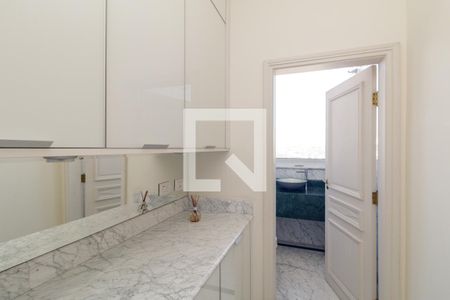 Apartamento à venda com 500m², 4 quartos e 3 vagas Apartamento à venda com 500m², 4 quartos e 3 vagasLavabo