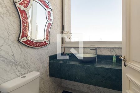 Apartamento à venda com 500m², 4 quartos e 3 vagas Apartamento à venda com 500m², 4 quartos e 3 vagasLavabo