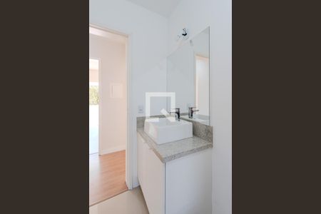 Casa de condomínio à venda com 221m², 4 quartos e 3 vagasBanheiro