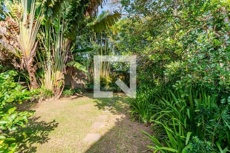 Casa de condomínio à venda com 221m², 4 quartos e 3 vagasCondomínio